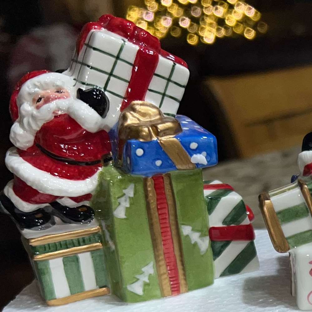 Fitz & Floyd Happy Holidays Santa Figurines Set | Handcrafted Holiday Decor 🎅🏼
